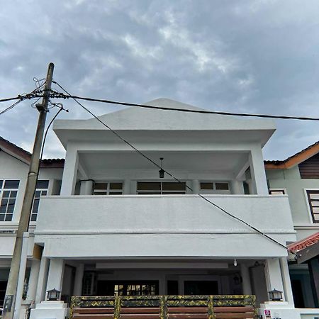 Ibai Golf Home Resort Homestay Kuala Terengganu Zewnętrze zdjęcie